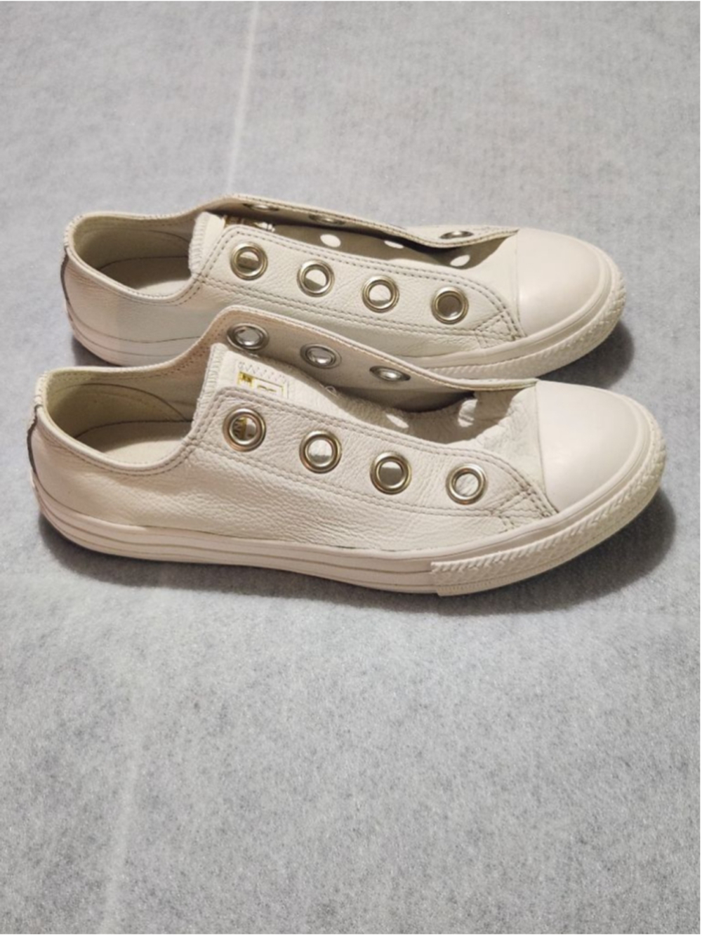 Women's Converse All Star White Low Leather Slip-On Sneakers Size 4 Gold Eyelets